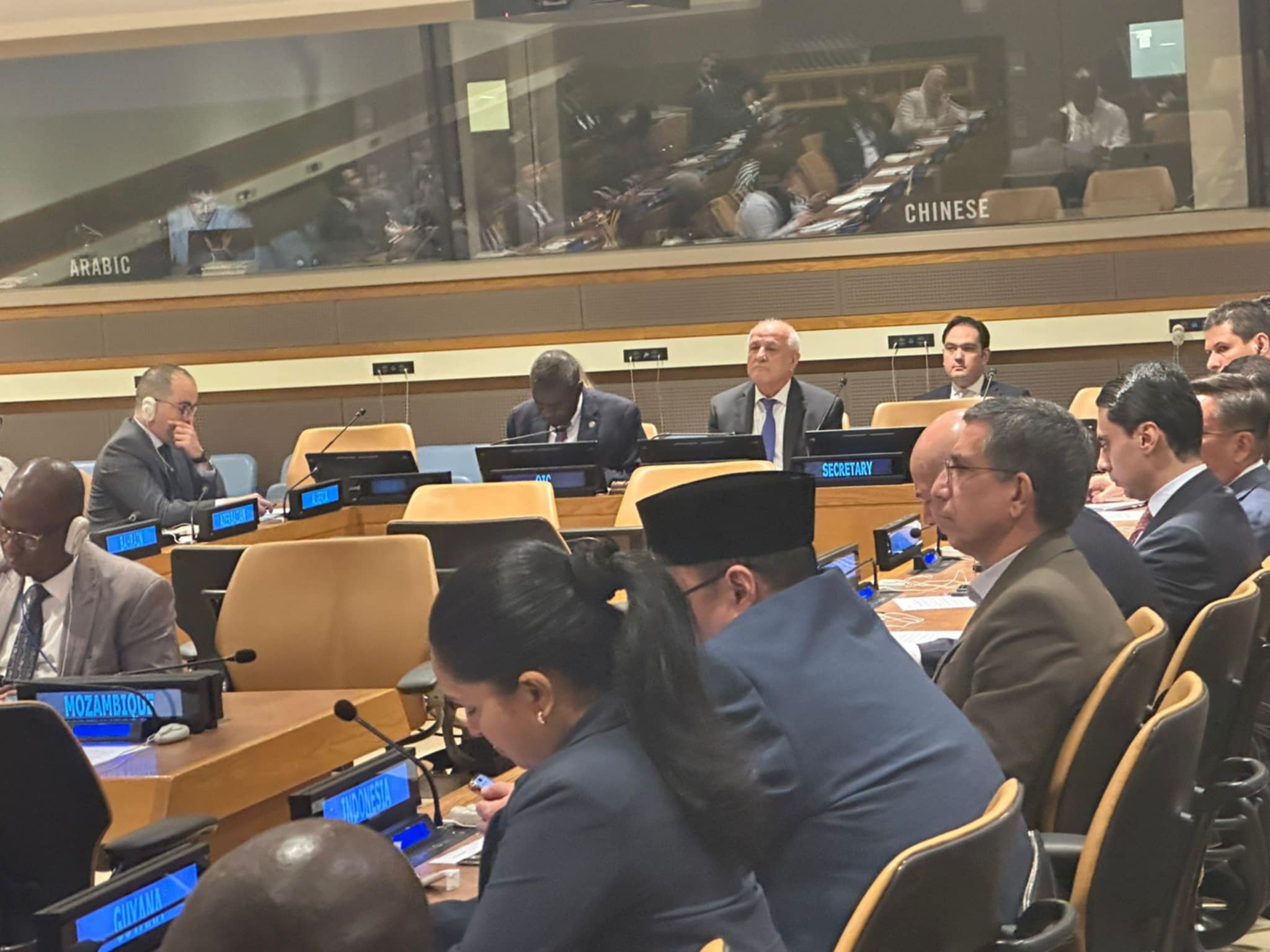 جانب من الاجتماع الطاريء